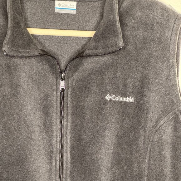 EUC Columbia Vest Woman's 3X Plus Fleece Gray Foldable Collar Zippered Pockets - Picture 9 of 13